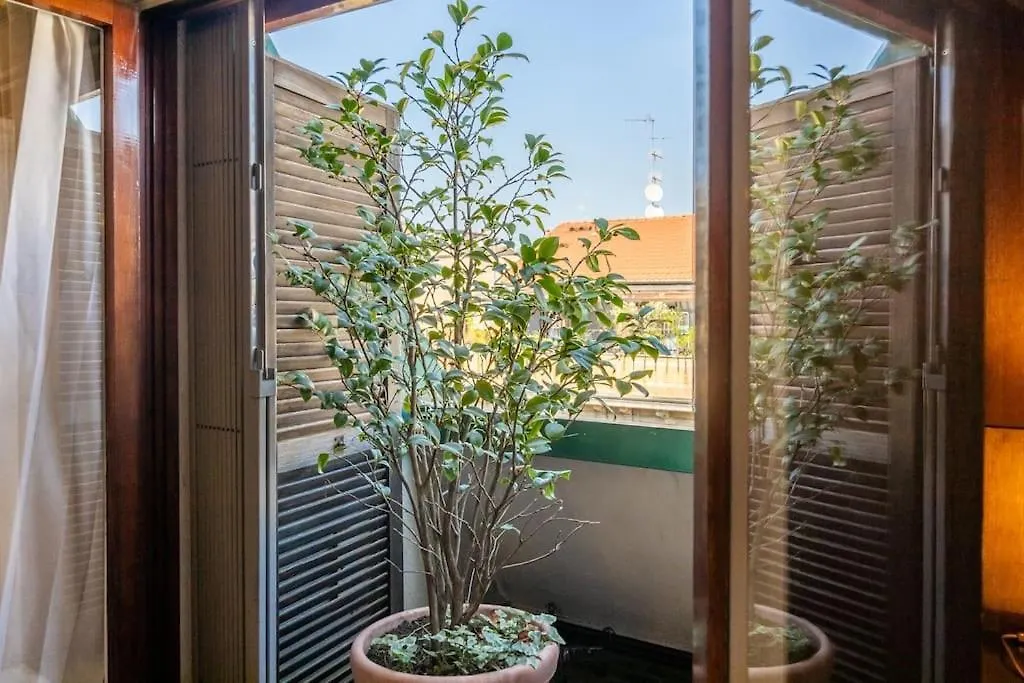 Attico Di Lusso Con Terrazzo A 10 Minuti Dal Duomo Apartment Milan 0*,  Italy