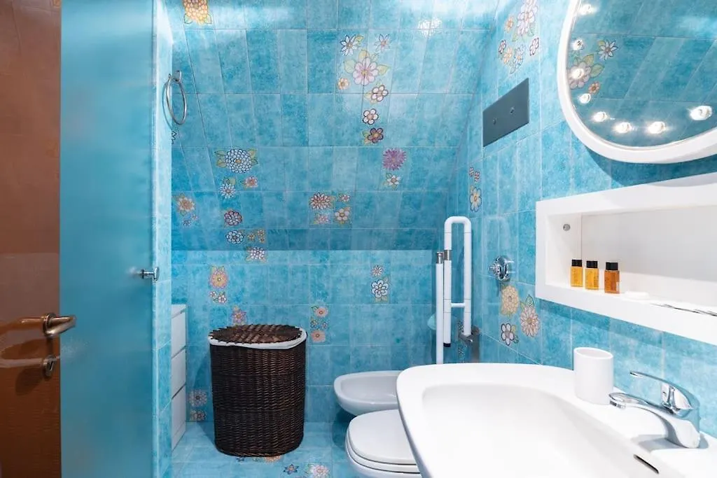 Attico Di Lusso Con Terrazzo A 10 Minuti Dal Duomo Apartment Milan 0*,
